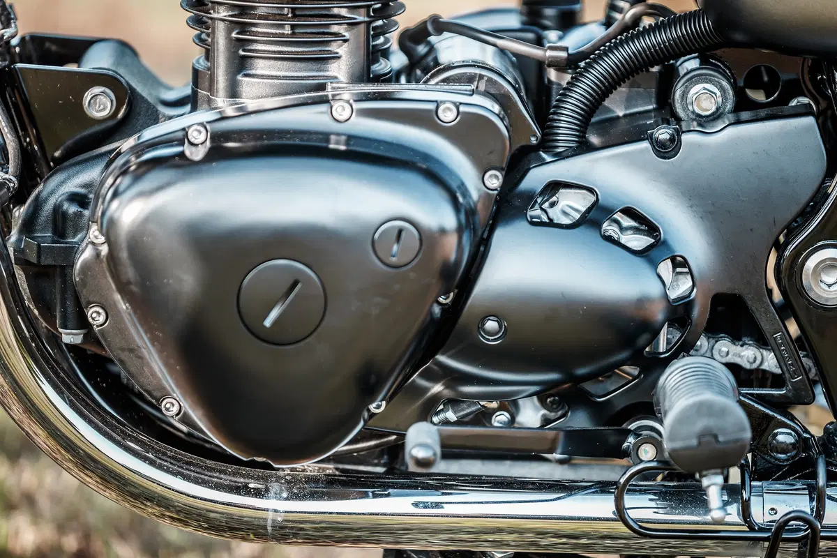 Kawasaki W800 Street e W800 Cafe. La classica si sdoppia. TEST (5)