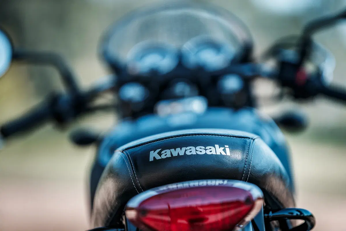 Kawasaki W800 Street e W800 Cafe. La classica si sdoppia. TEST (10)