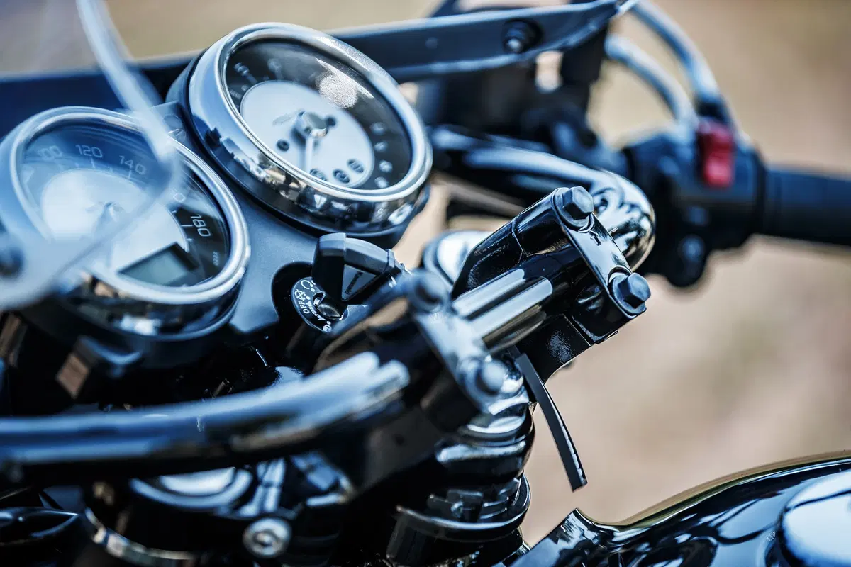 Kawasaki W800 Street e W800 Cafe. La classica si sdoppia. TEST (8)