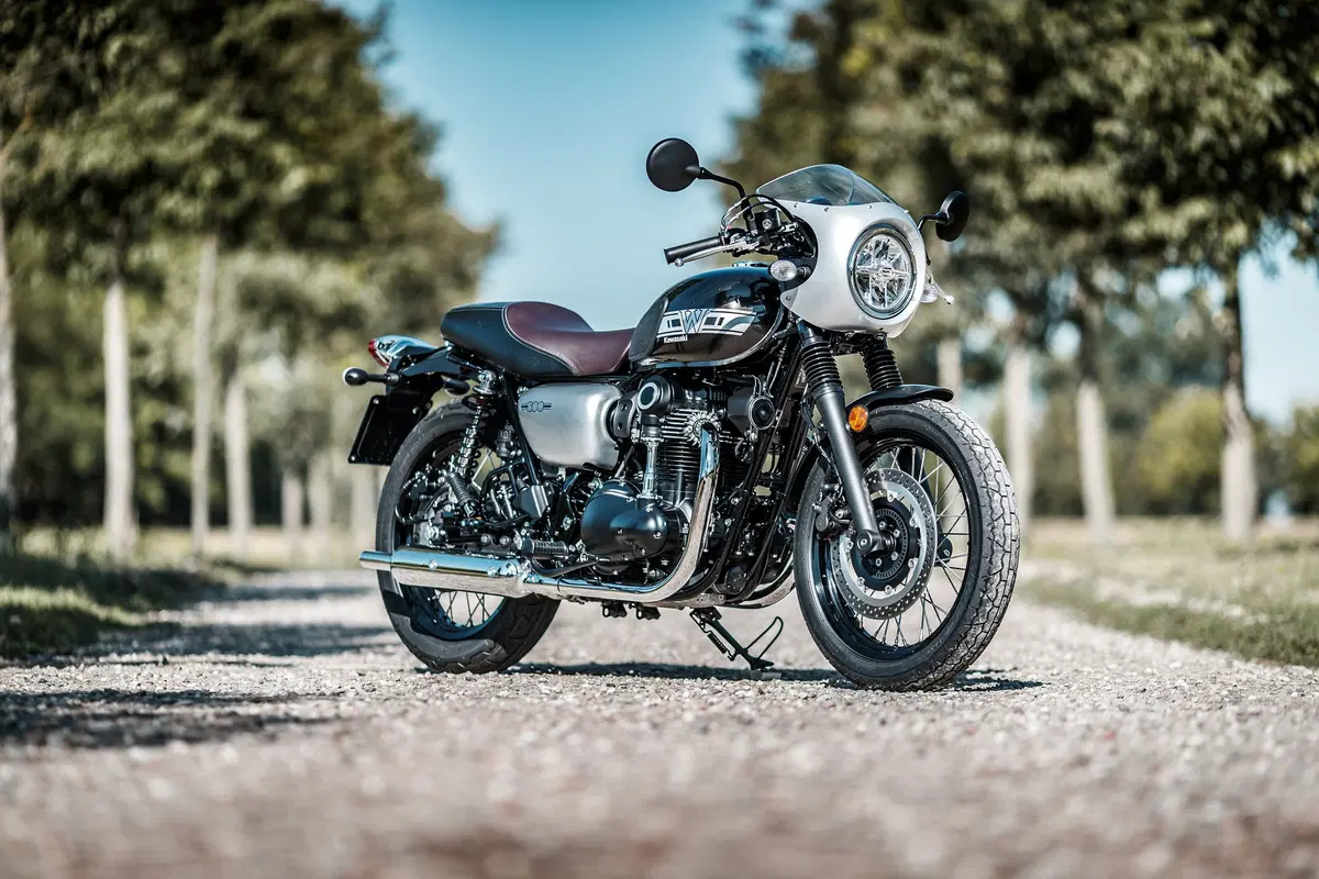 Kawasaki W800 Street e W800 Cafe. La classica si sdoppia. TEST (3)