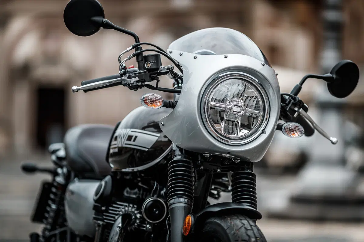 Kawasaki W800 Street e W800 Cafe. La classica si sdoppia. TEST (14)