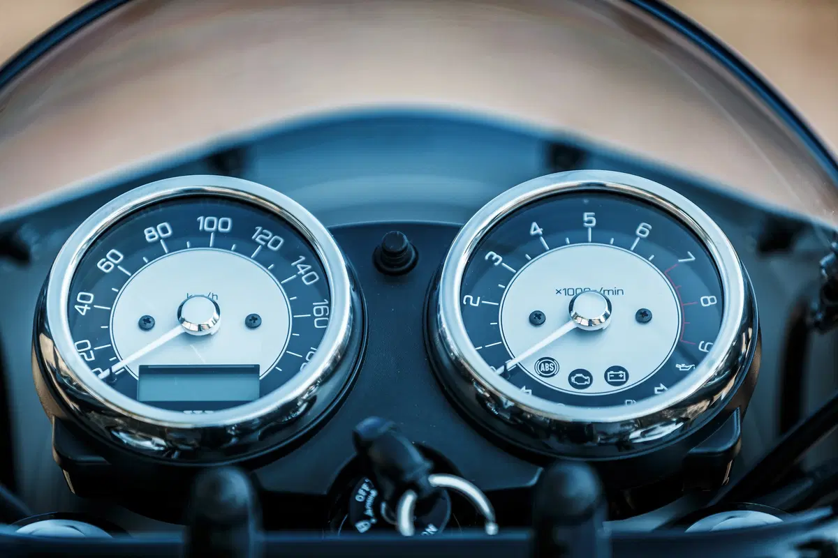 Kawasaki W800 Street e W800 Cafe. La classica si sdoppia. TEST (21)
