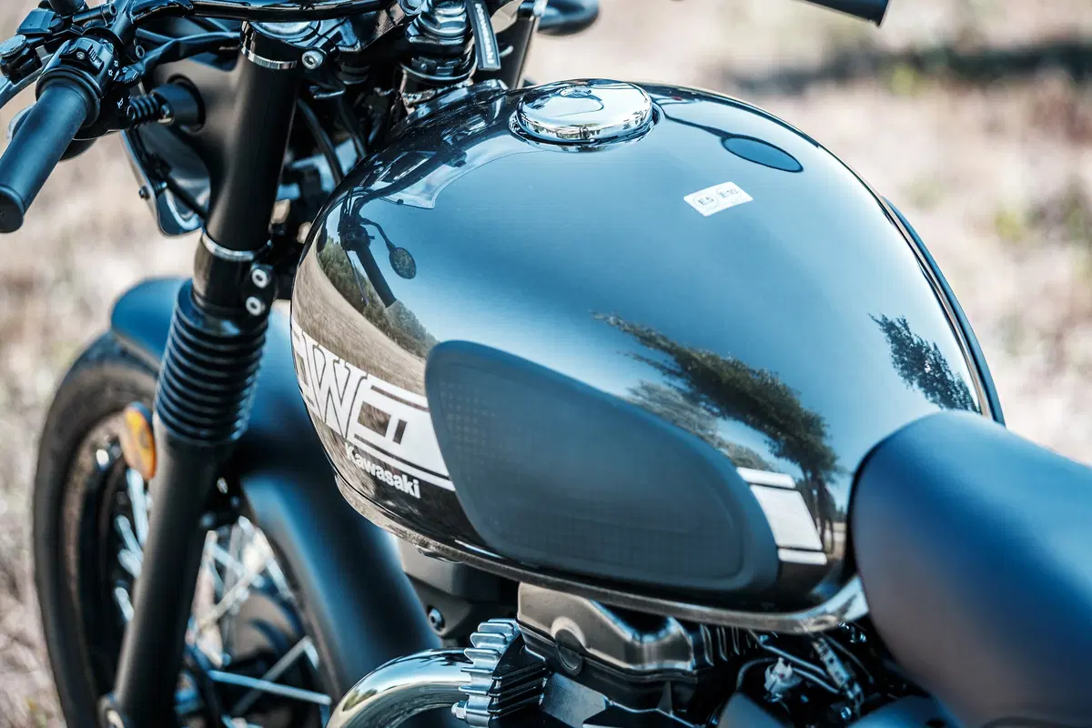 Kawasaki W800 Street e W800 Cafe. La classica si sdoppia. TEST (22)