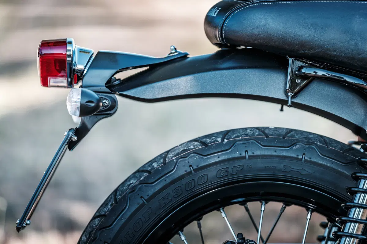 Kawasaki W800 Street e W800 Cafe. La classica si sdoppia. TEST (24)