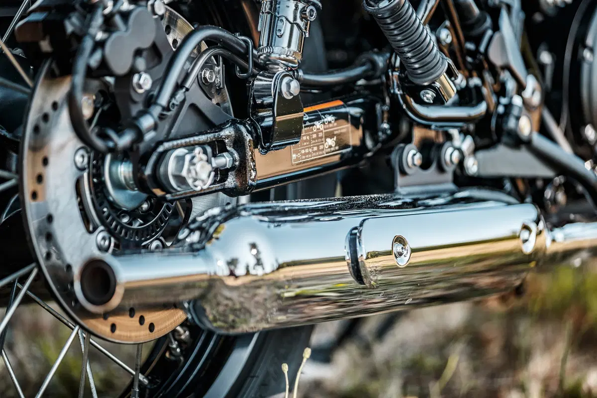 Kawasaki W800 Street e W800 Cafe. La classica si sdoppia. TEST (26)