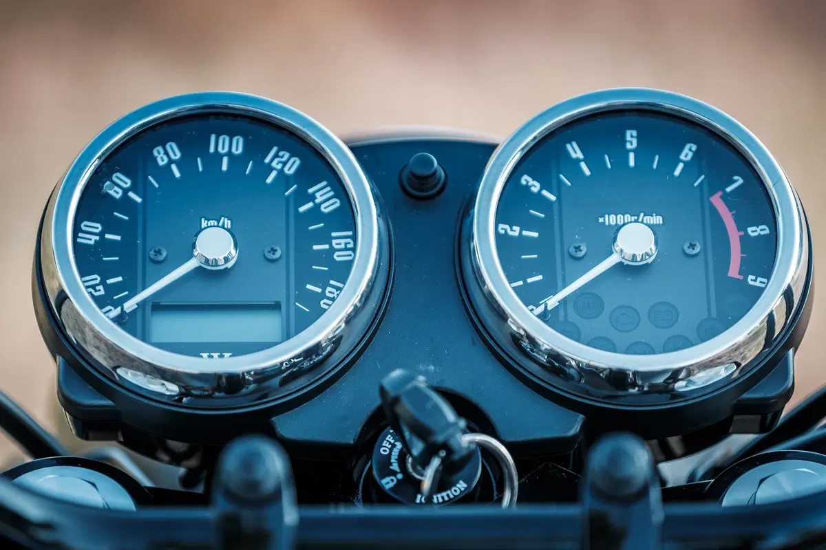 Kawasaki W800 Street e W800 Cafe. La classica si sdoppia. TEST (33)