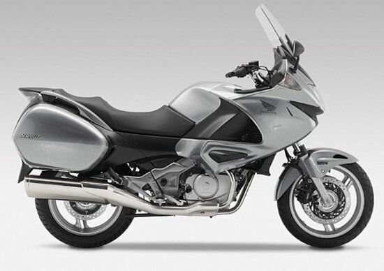 Honda 1000 Sport Touring. L’erede di Deauville e Pan European?