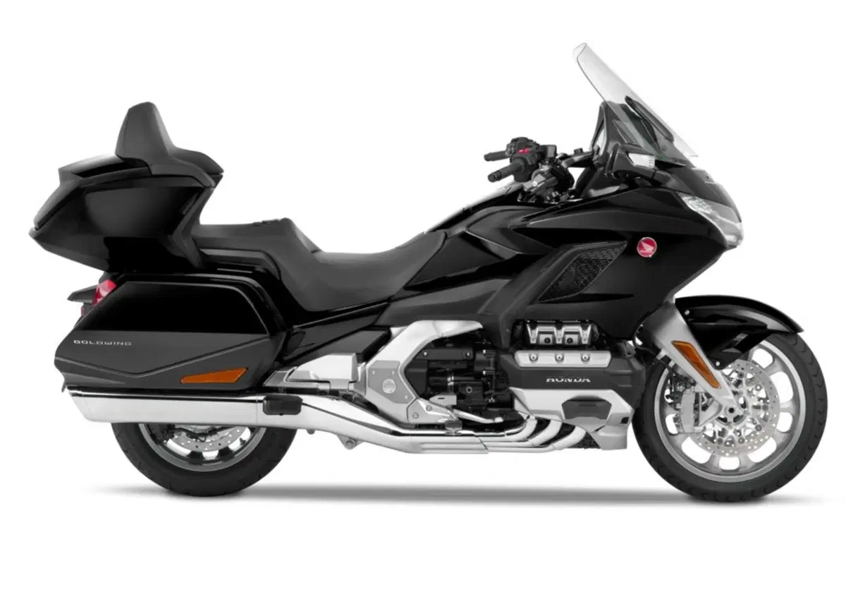Honda 1000 Sport Touring. L’erede di Deauville e Pan European? (2)