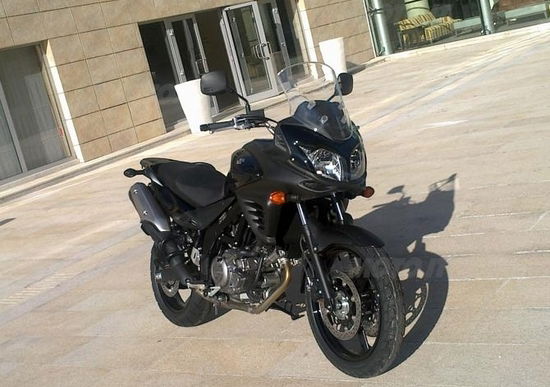 Suzuki V-Strom 650 2012: prezzo e foto