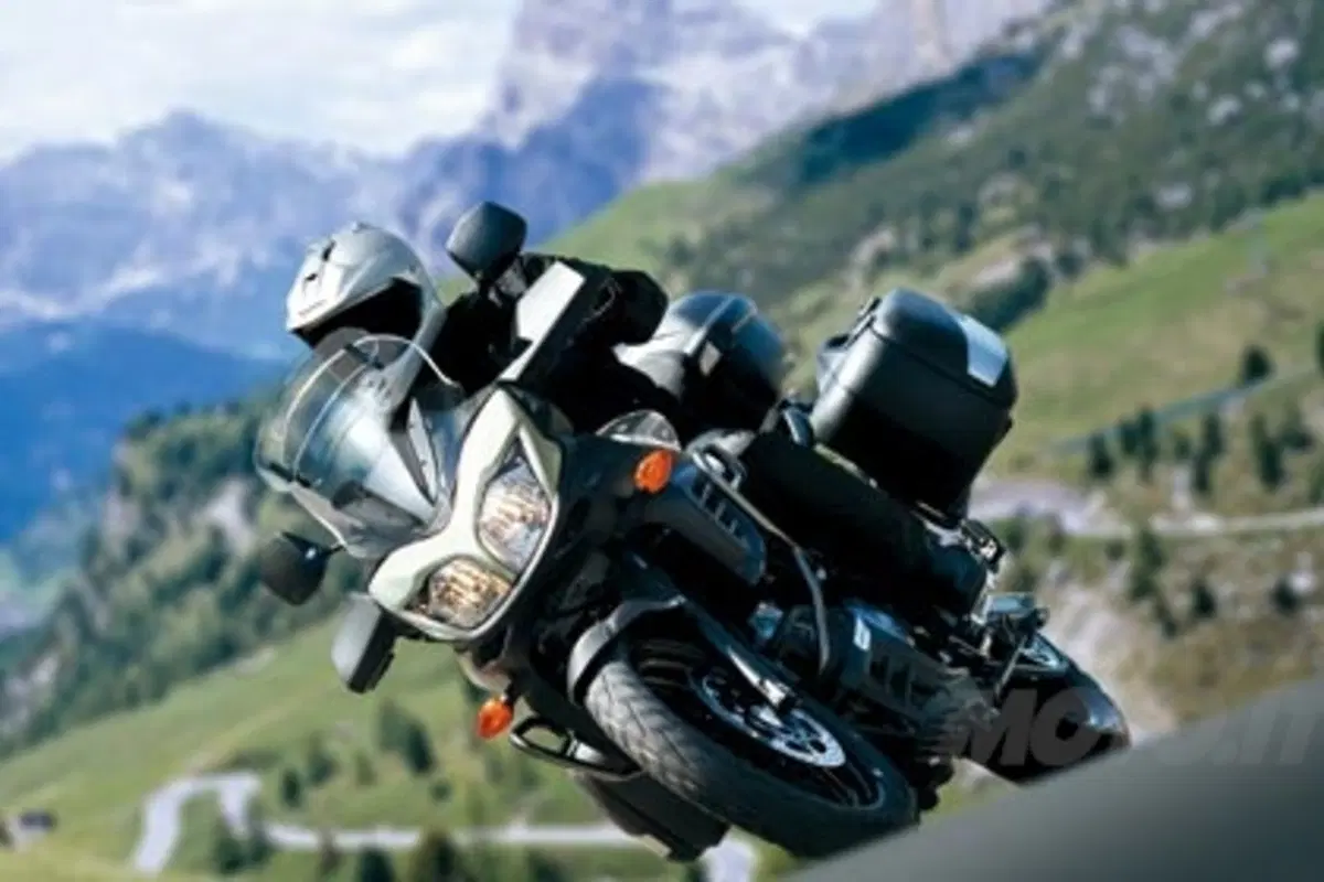 Suzuki V-Strom 650 2012: prezzo e foto