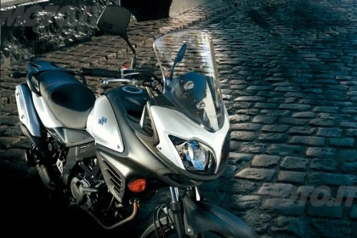 Suzuki V-Strom 650 2012: prezzo e foto (3)
