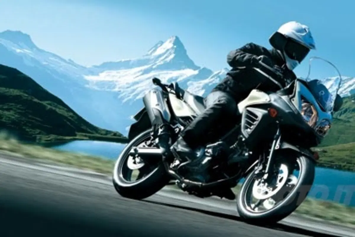 Suzuki V-Strom 650 2012: prezzo e foto (8)
