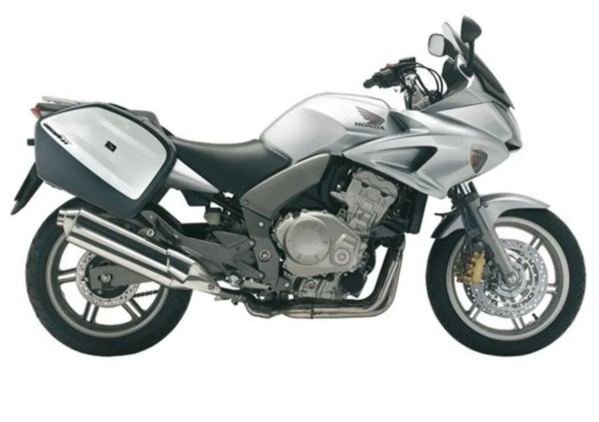 Honda 1000 Sport Touring. L’erede di Deauville e Pan European? (4)