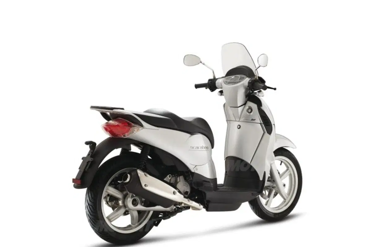 Nuovi Scarabeo 125 e 200, i prezzi e le prime immagini