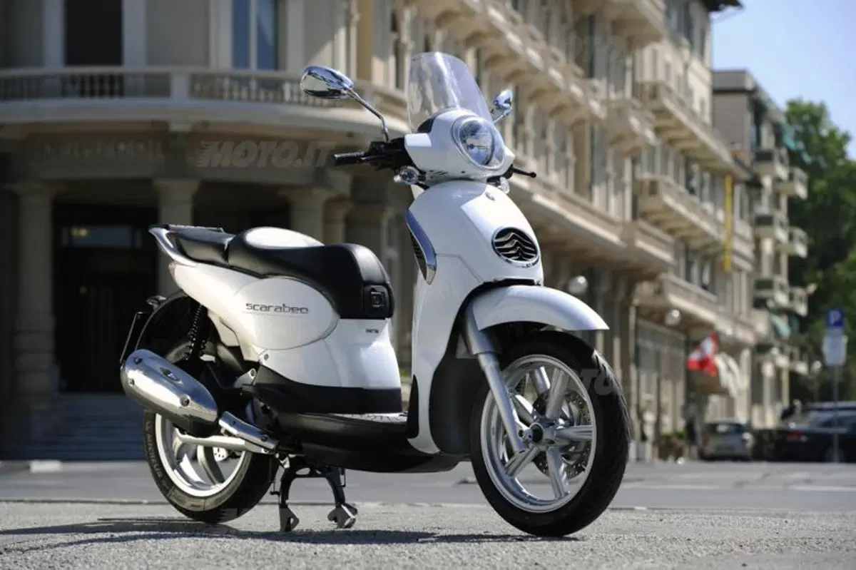 Nuovi Scarabeo 125 e 200, i prezzi e le prime immagini (5)