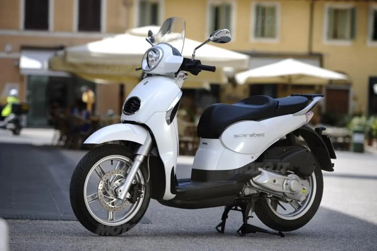Nuovi Scarabeo 125 e 200, i prezzi e le prime immagini (6)