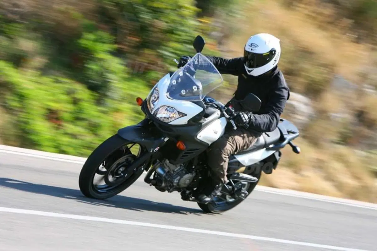 Suzuki V-Strom 650 ABS   (2)