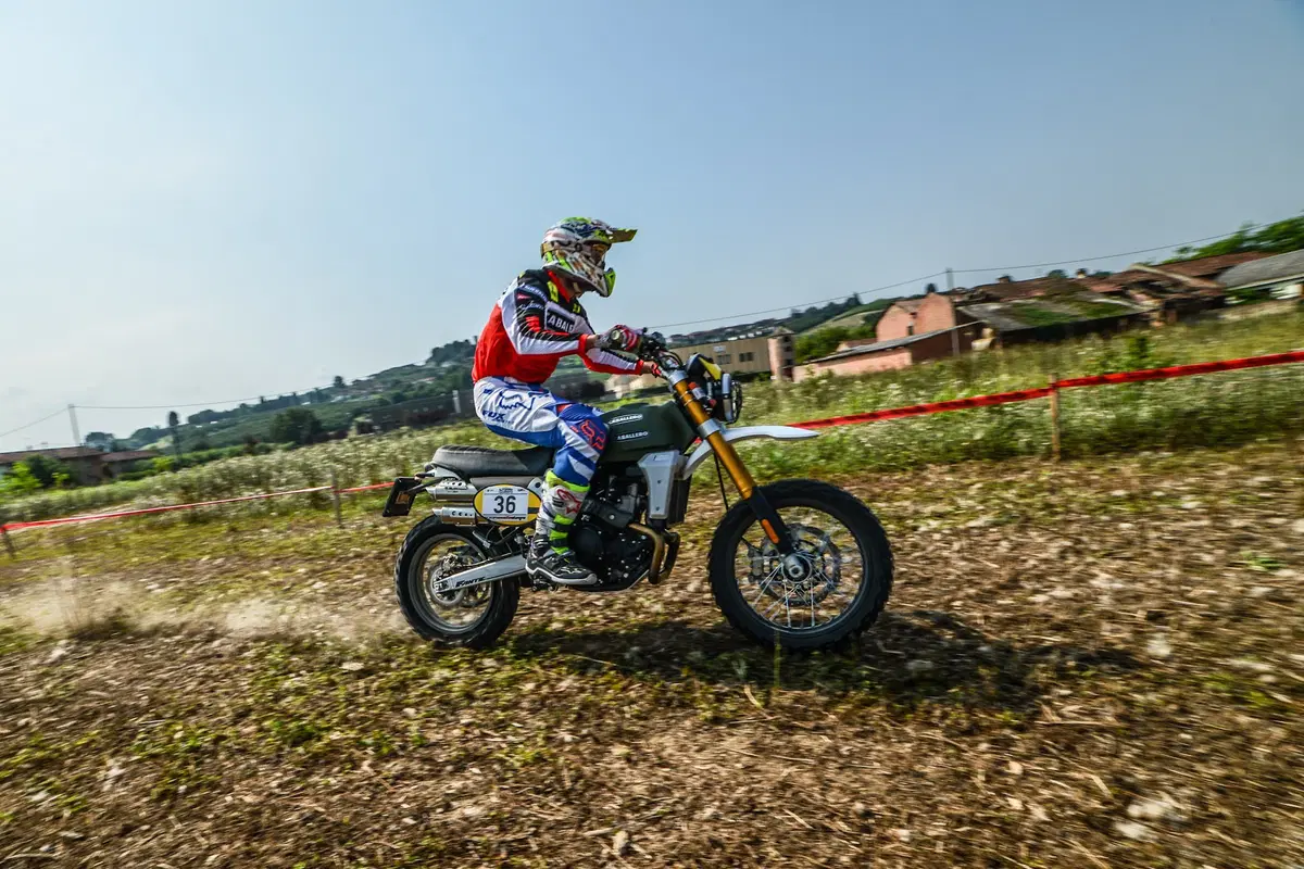 Trofeo Maxienduro e Scrambler, Roberto Fantaguzzi leader nella gara di casa (4)