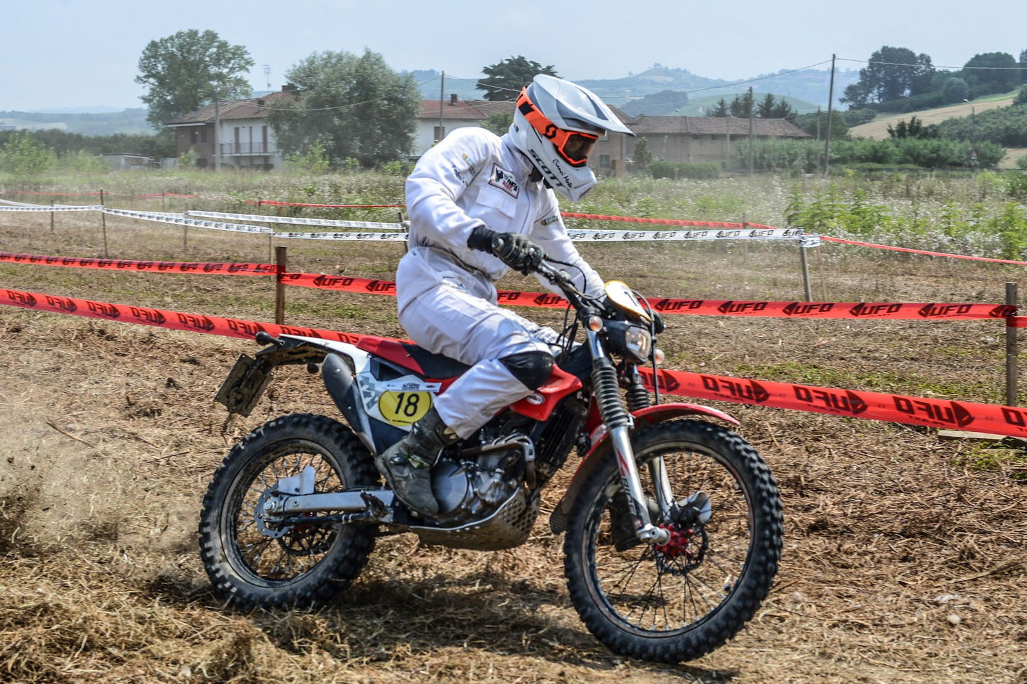 Trofeo Maxienduro e Scrambler, Roberto Fantaguzzi leader nella gara di casa