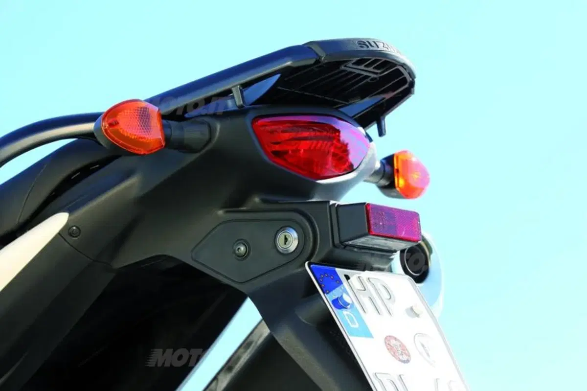 Suzuki V-Strom 650 ABS   (40)