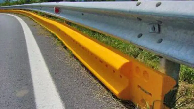 Guardrail salvamotociclisti: l'opinione dell'esperto e le critiche al decreto