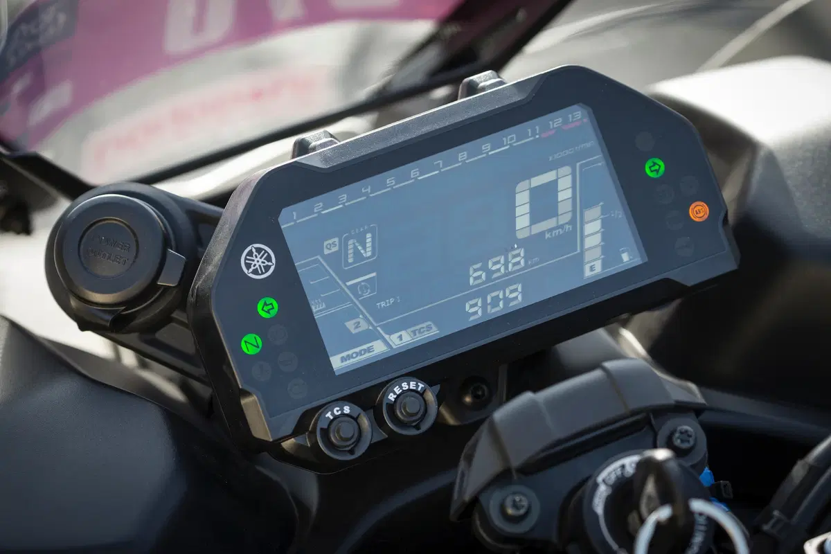 Yamaha Niken GT. Test esclusivo al Tour de France (4)