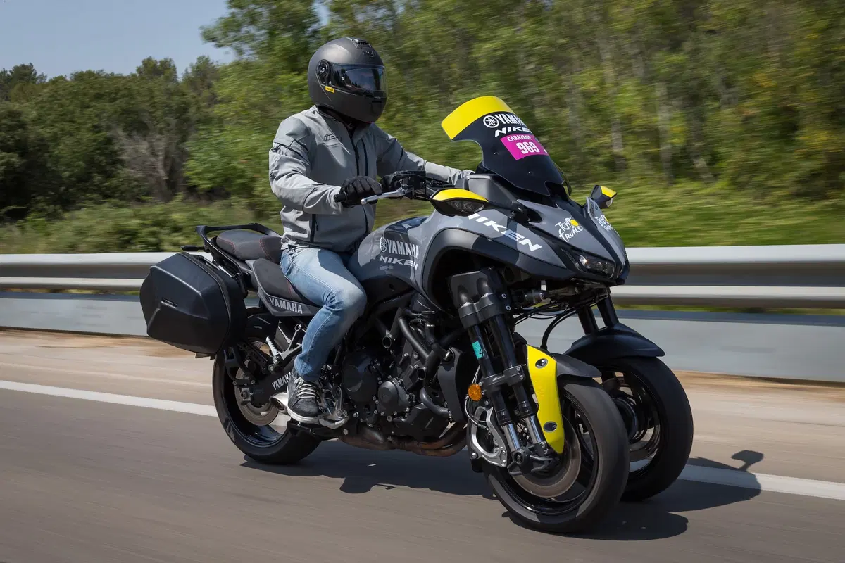 Yamaha Niken GT. Test esclusivo al Tour de France