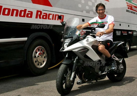 Dalla Maremma al GP d’Aragona con la Honda Crossrunner