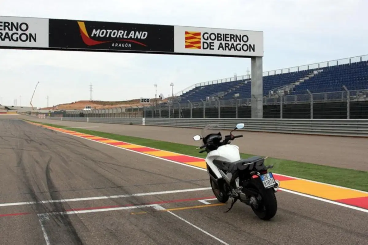 Dalla Maremma al GP d’Aragona con la Honda Crossrunner (28)