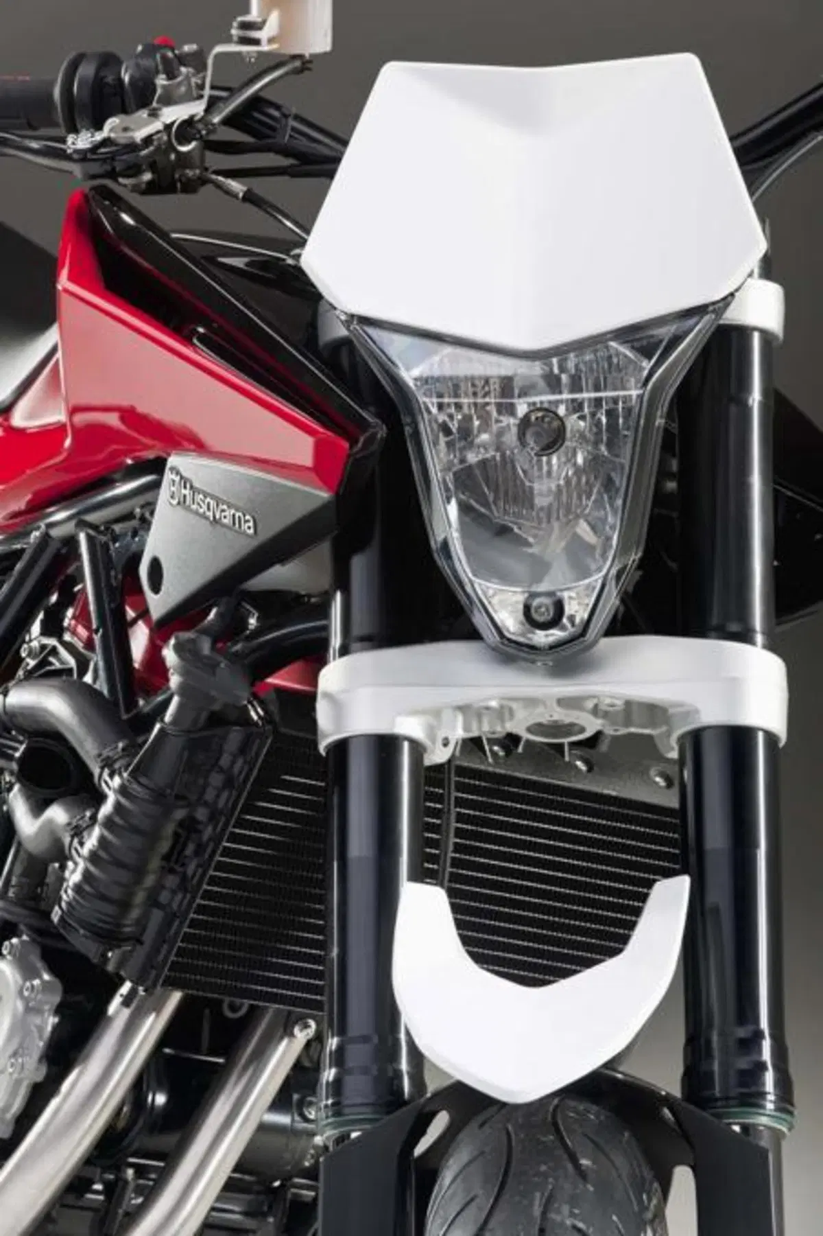 La nuova Husqvarna 900. La naked! (5)