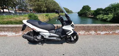 Aprilia SR Max 300 (2011 - 16) usata