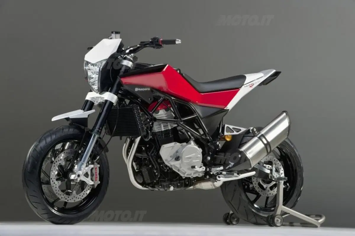 La nuova Husqvarna 900. La naked! (17)