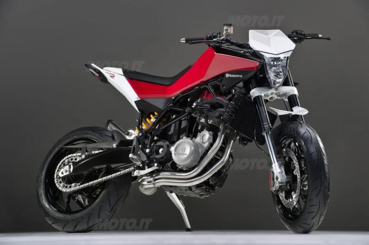 La nuova Husqvarna 900. La naked! (19)