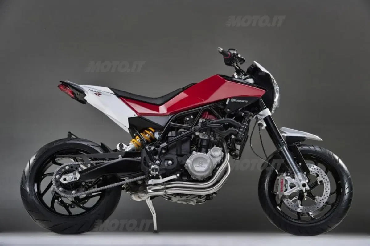 La nuova Husqvarna 900. La naked! (20)