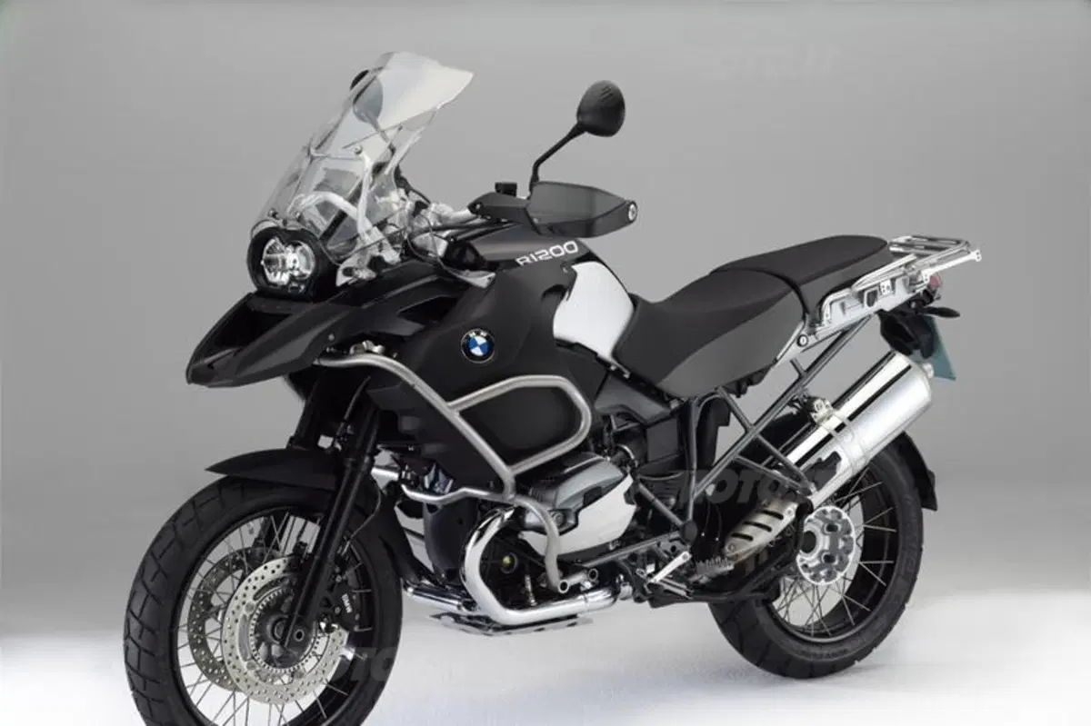 BMW R 1200 GS Adventure Triple Black e F 800 GS Trophy