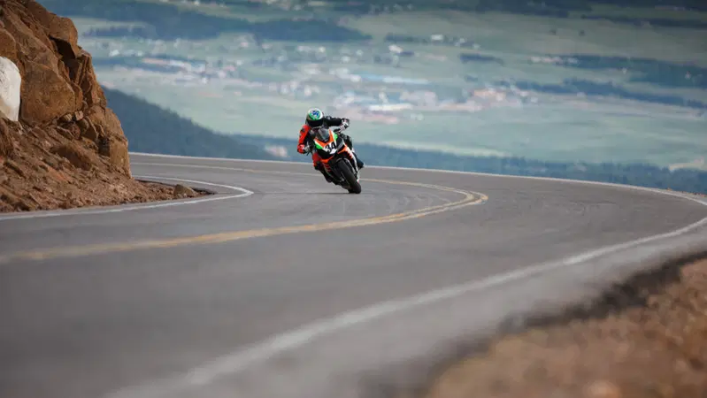 Ufficiale: niente pi&ugrave; moto al Pikes Peak
