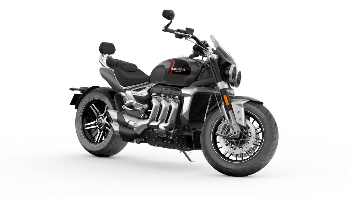 Triumph Rocket 3GT e Rocket 3R: 2500 cc e due versioni (5)