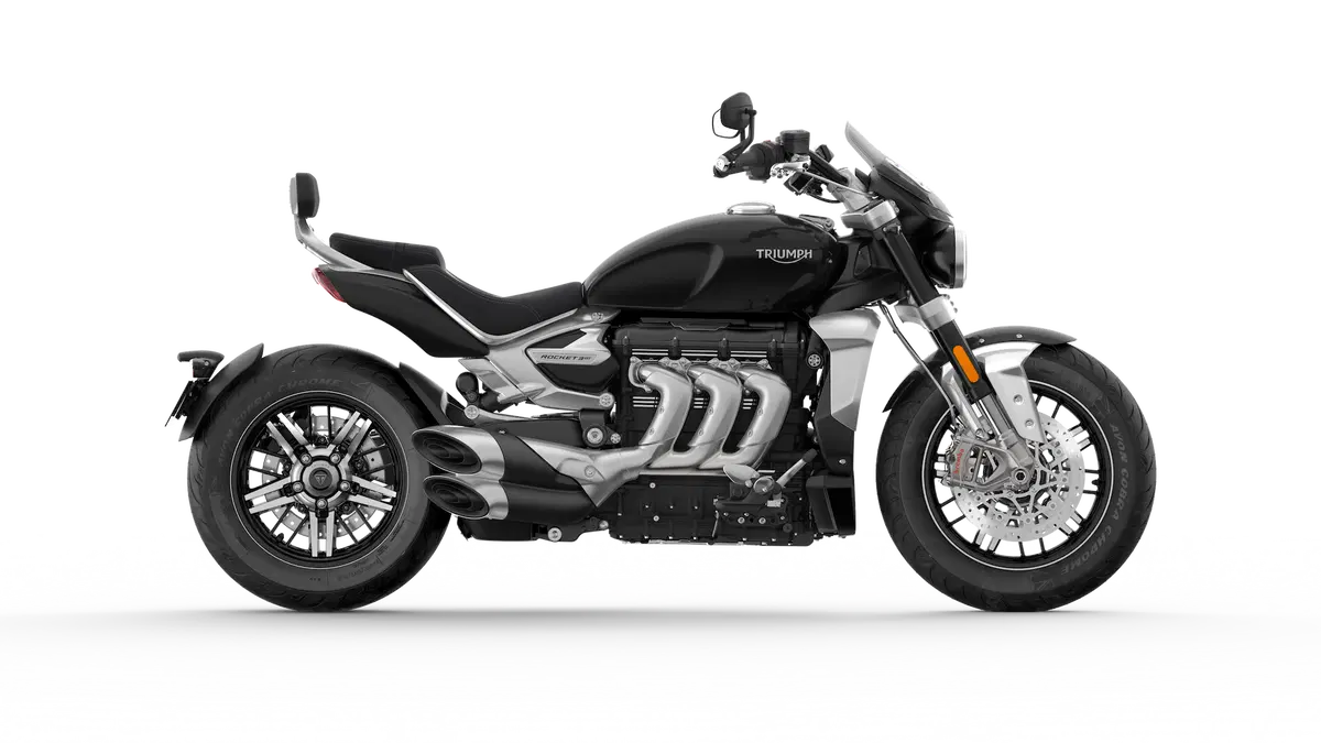 Triumph Rocket 3GT e Rocket 3R: 2500 cc e due versioni (8)