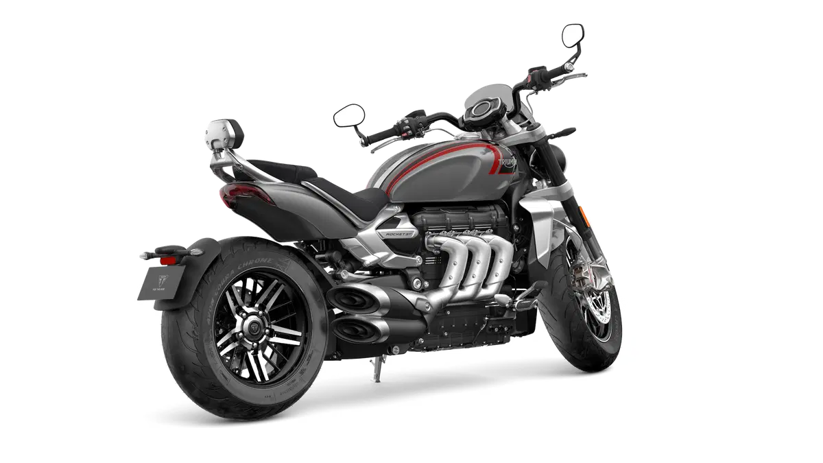 Triumph Rocket 3GT e Rocket 3R: 2500 cc e due versioni (18)