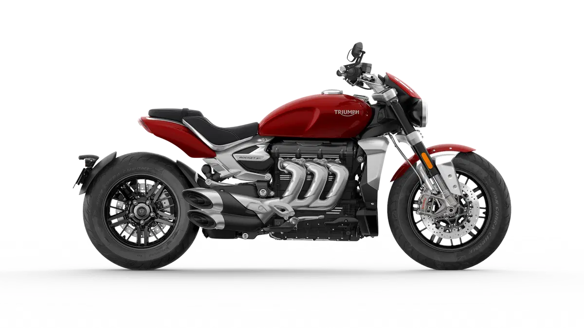 Triumph Rocket 3GT e Rocket 3R: 2500 cc e due versioni (17)
