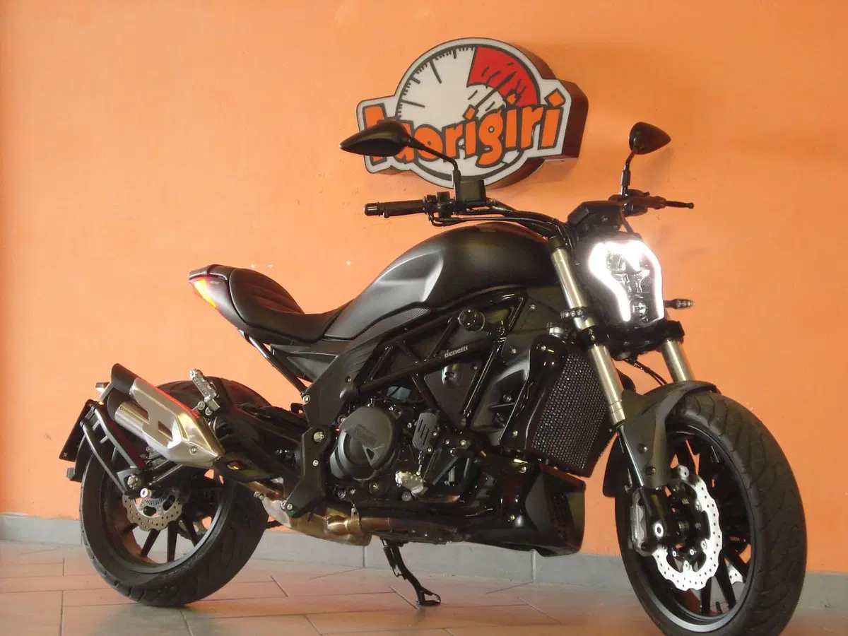 Benelli 502 C (2021 - 25) (4)