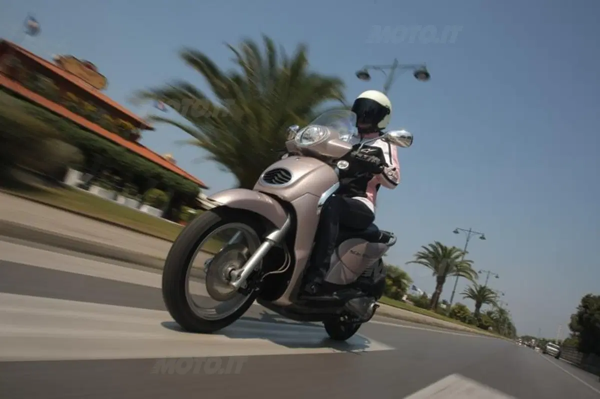 Scarabeo 200 i.e.  (2)