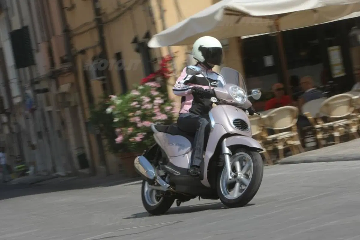 Scarabeo 200 i.e.  (4)