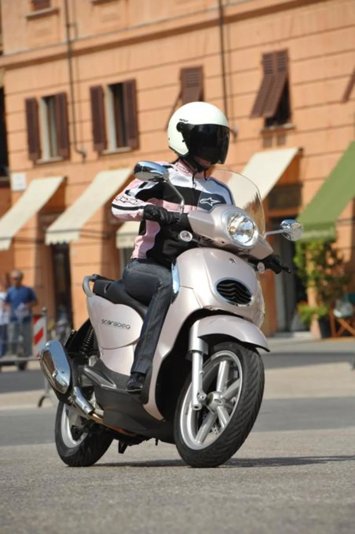 Scarabeo 200 i.e.  (15)