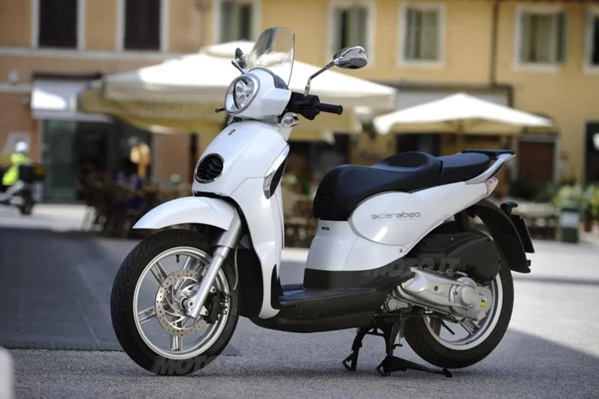 Scarabeo 200 i.e.  (19)
