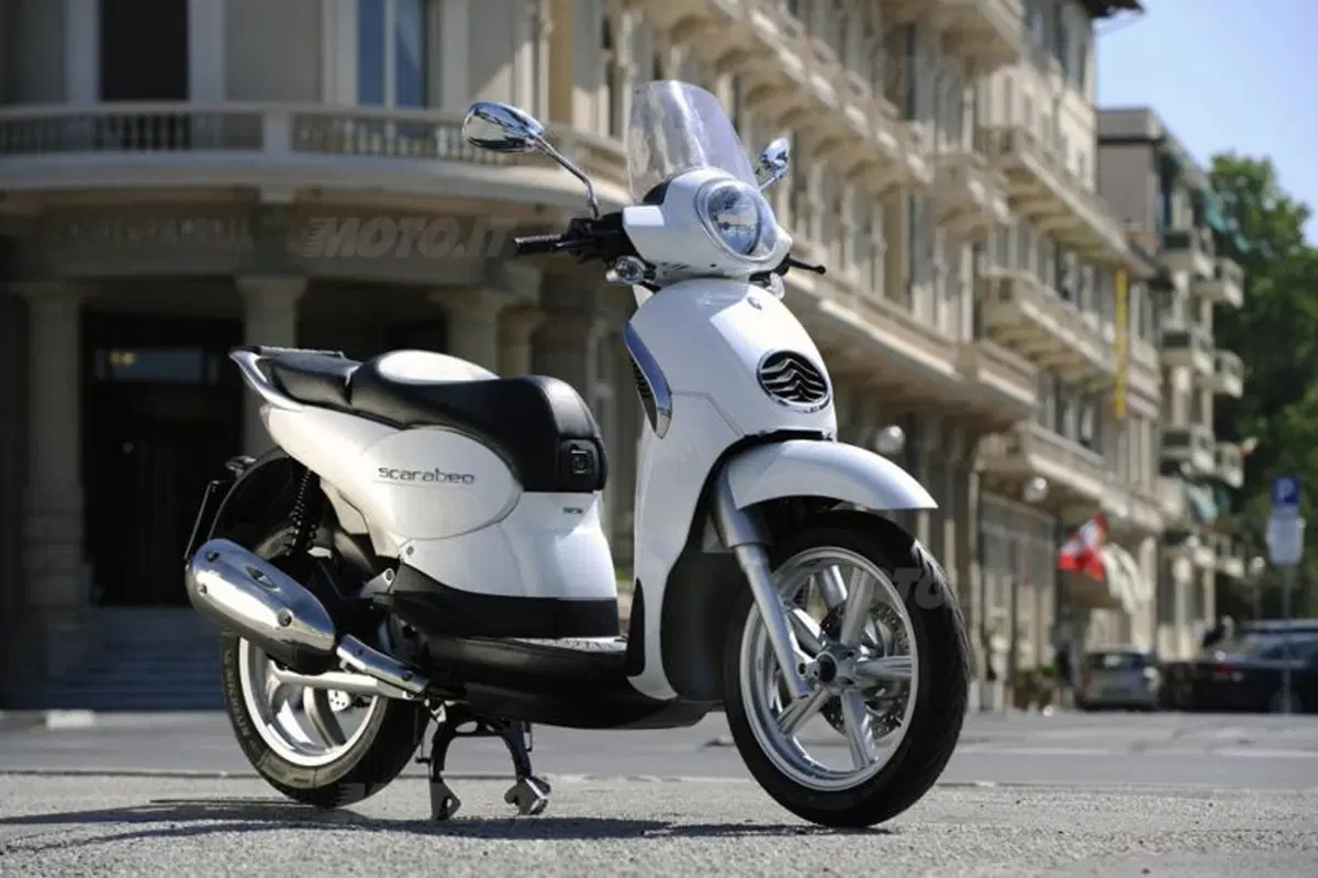 Scarabeo 200 i.e.  (20)