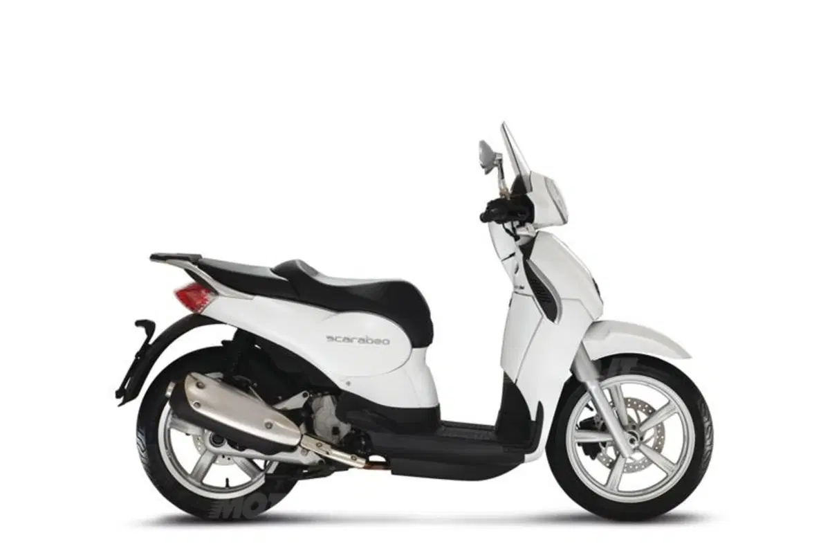 Scarabeo 200 i.e.  (30)