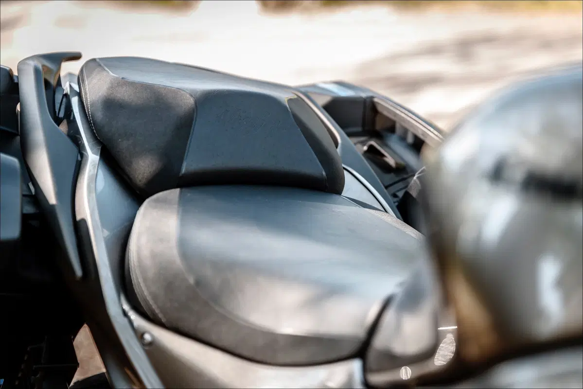 Kawasaki H2 SX SE+ TEST: 200 cv, 300 km/h... la chiami touring? (13)