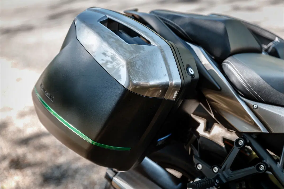 Kawasaki H2 SX SE+ TEST: 200 cv, 300 km/h... la chiami touring? (16)