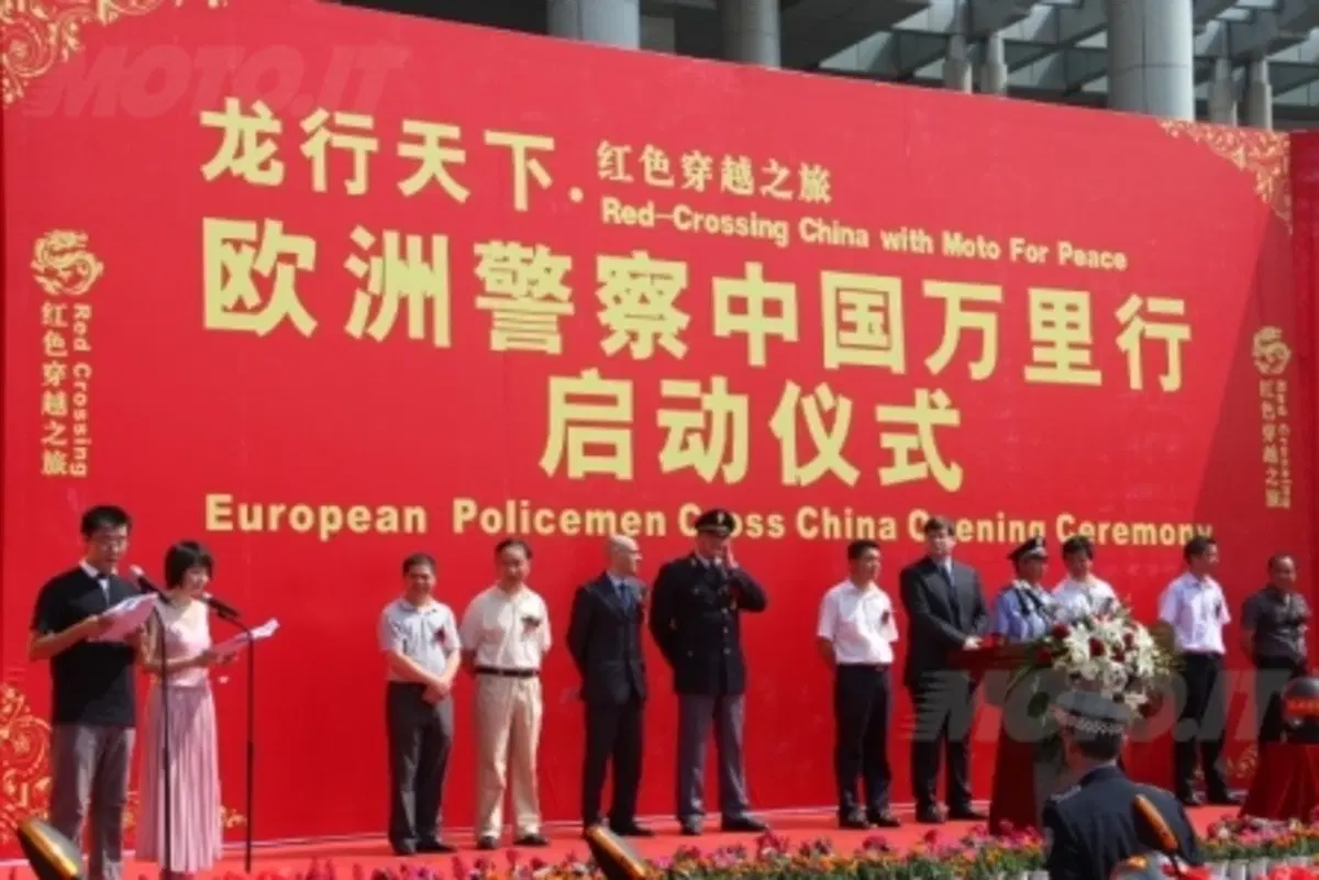 Sulle Benelli in Cina per la Croce Rossa (4)